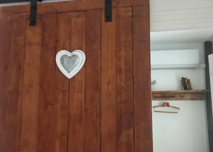 Hangulatos Kis Lakas A Belvaroshoz Koezel Apartament Seghedin