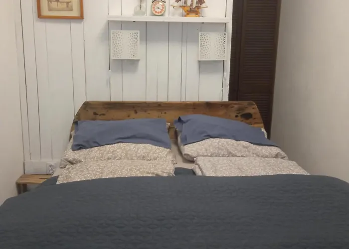 Hangulatos Kis Lakas A Belvaroshoz Koezel Apartament Seghedin