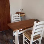 Hangulatos Kis Lakas A Belvaroshoz Koezel