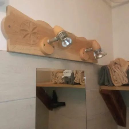 Hangulatos Kis Lakas A Belvaroshoz Koezel * سيغيد