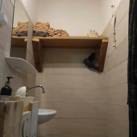 Hangulatos Kis Lakas A Belvaroshoz Koezel Apartment Szegedin