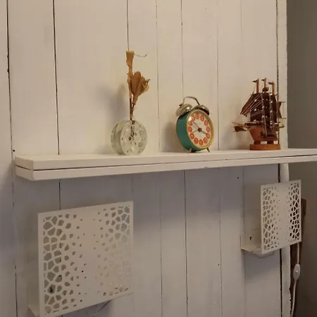 شقة Hangulatos Kis Lakas A Belvaroshoz Koezel سيغيد