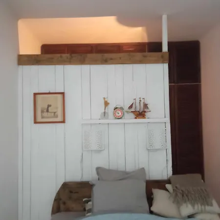 Hangulatos Kis Lakas A Belvaroshoz Koezel *