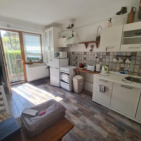 Hangulatos Kis Lakas A Belvaroshoz Koezel شقة *