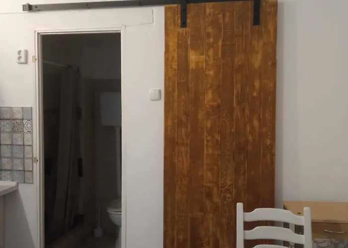 Apartament Hangulatos Kis Lakas A Belvaroshoz Koezel Segedyn